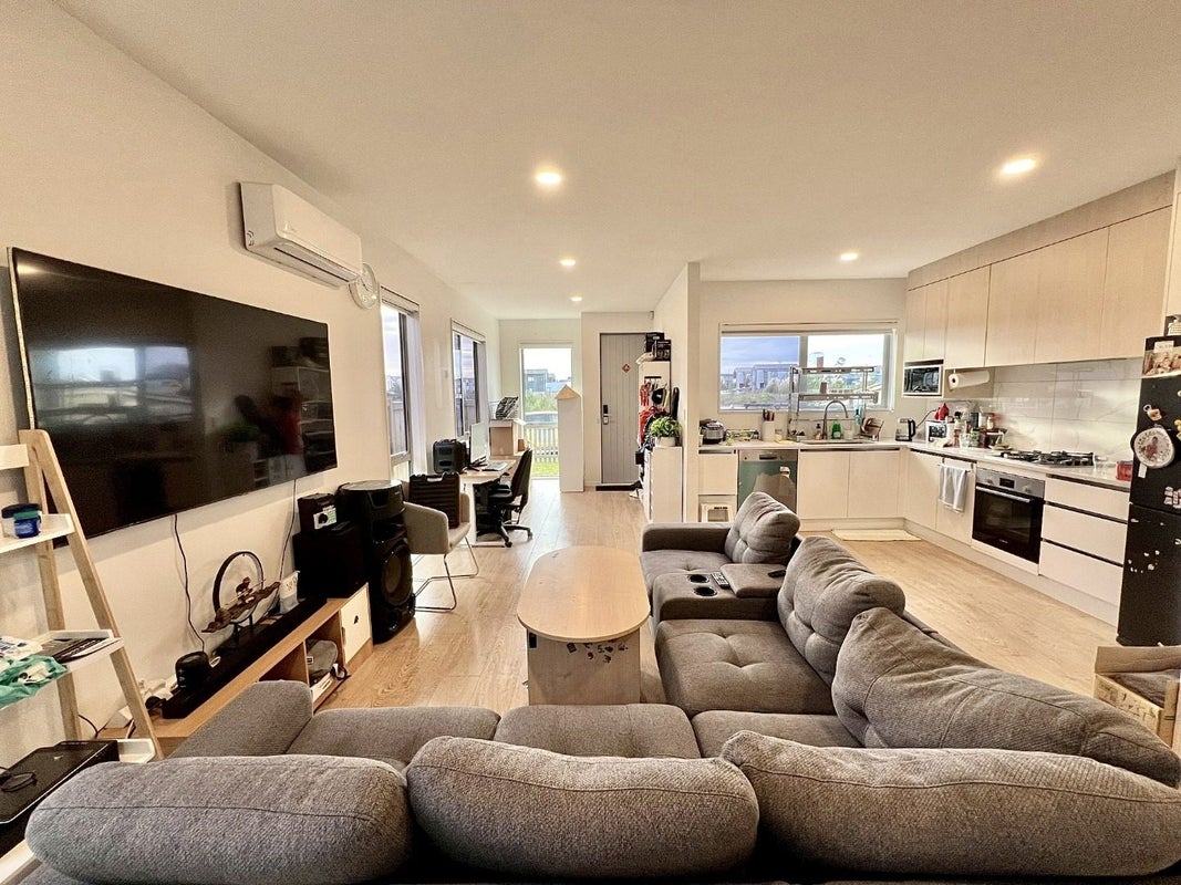 46 Minhas road, Ardmore, Auckland - Carousel 1