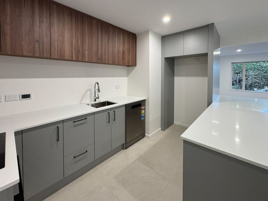 3 Somerville Crescent, Aidanfield, Christchurch - Carousel 2