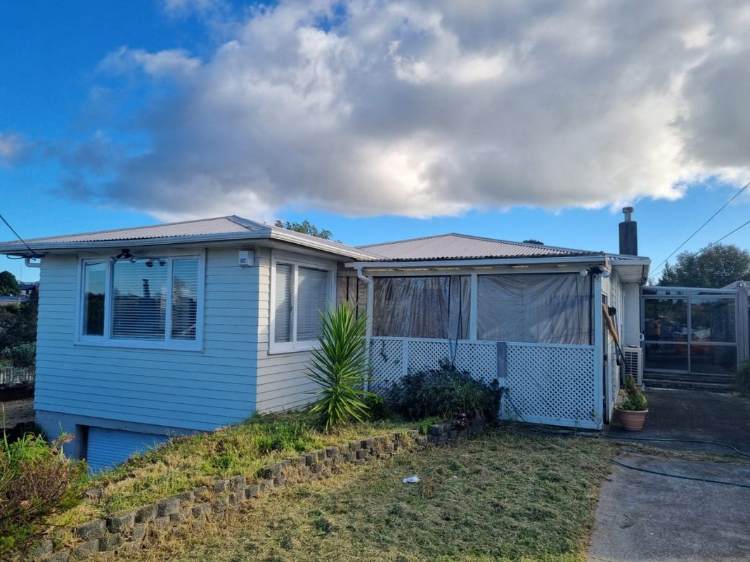 11 Matipo Road, Te Atatu Peninsula, Auckland - Carousel 2