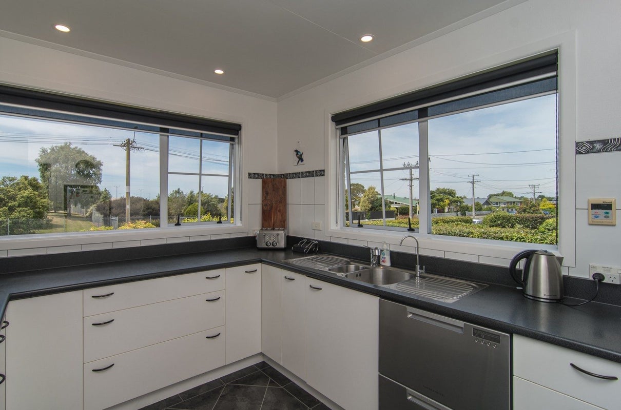 74 Mountain View Road, Glenwood, Timaru - Carousel 2