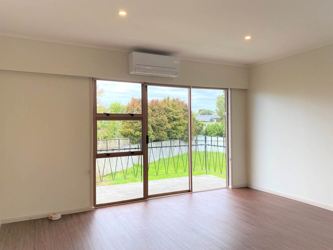 11/31 Blease Street, New Lynn, Auckland - Carousel 12