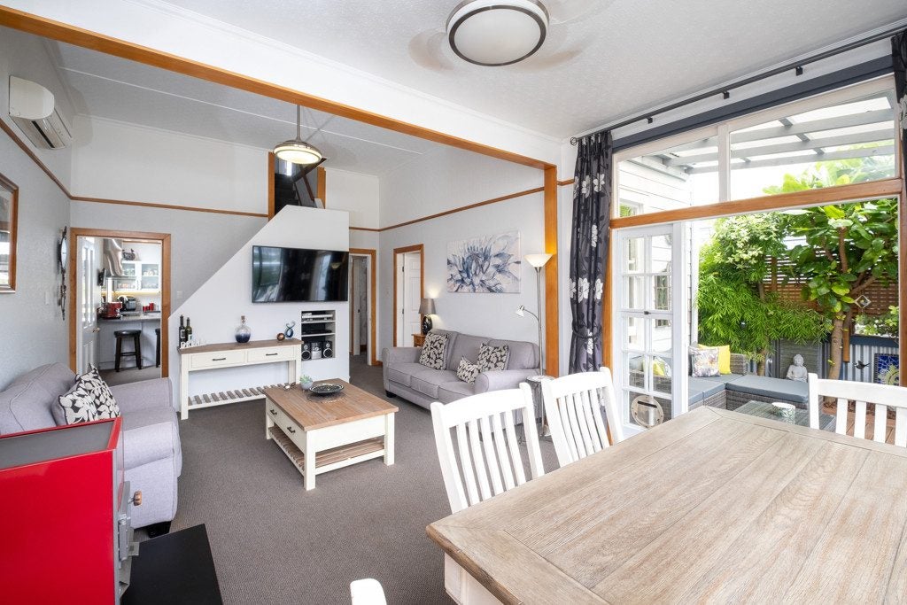 44 Meeanee Quay, Westshore, Napier - Carousel 2