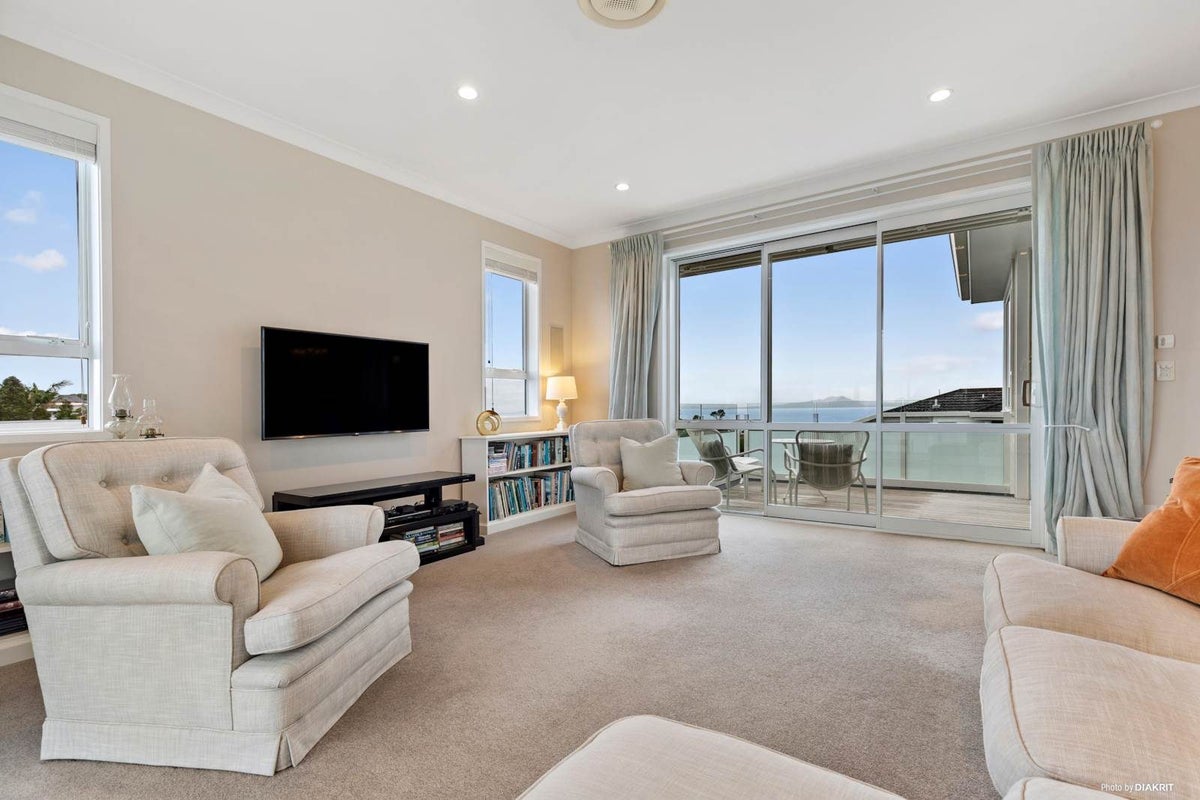 1/19 Toroa Street, Torbay, Auckland - Carousel 2