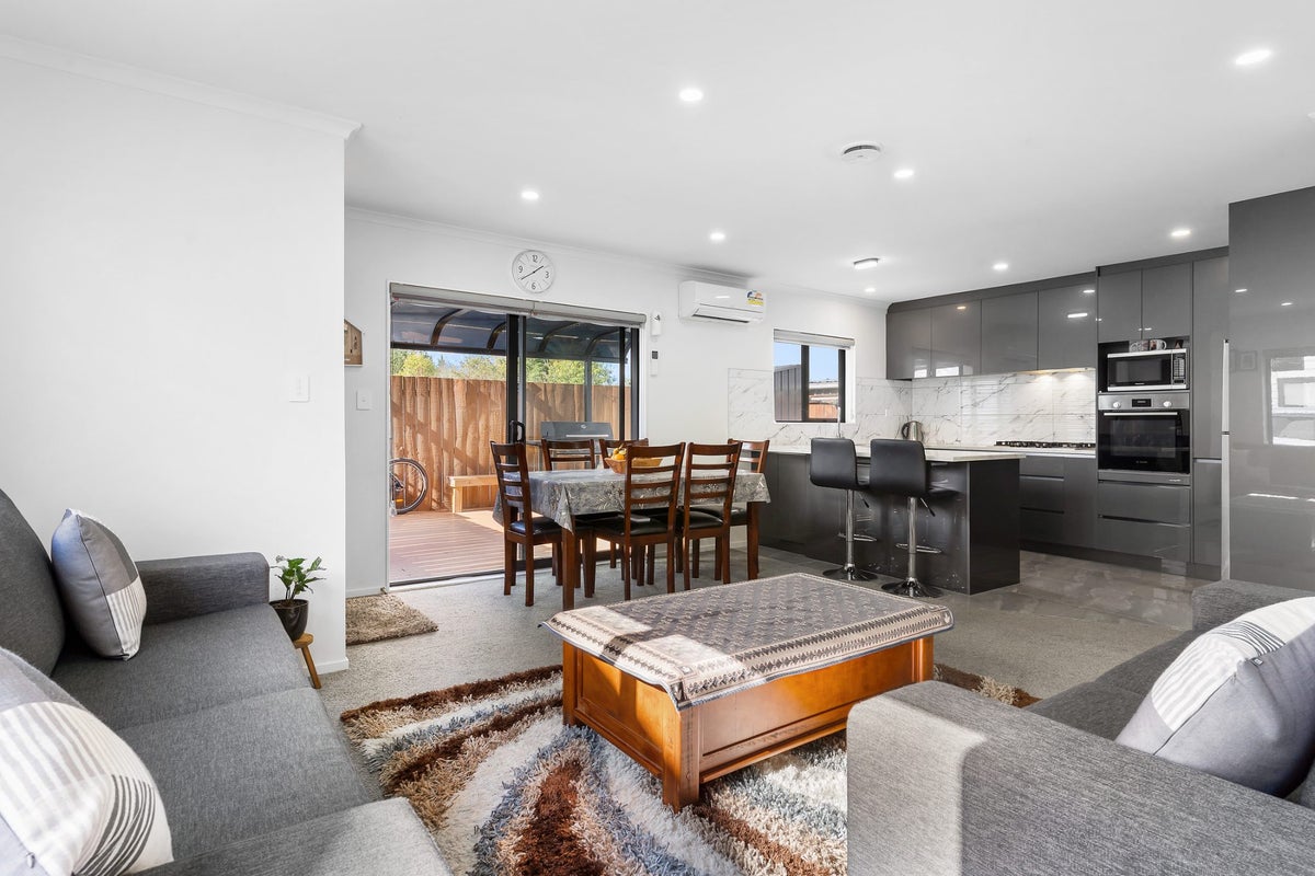 22A Survila Street, Takanini, Auckland - Carousel 2