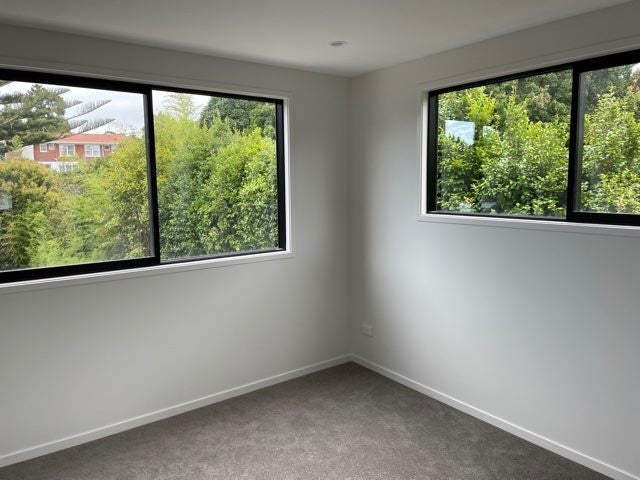 6/37 Camelot Place, Glenfield, Auckland - Carousel 21