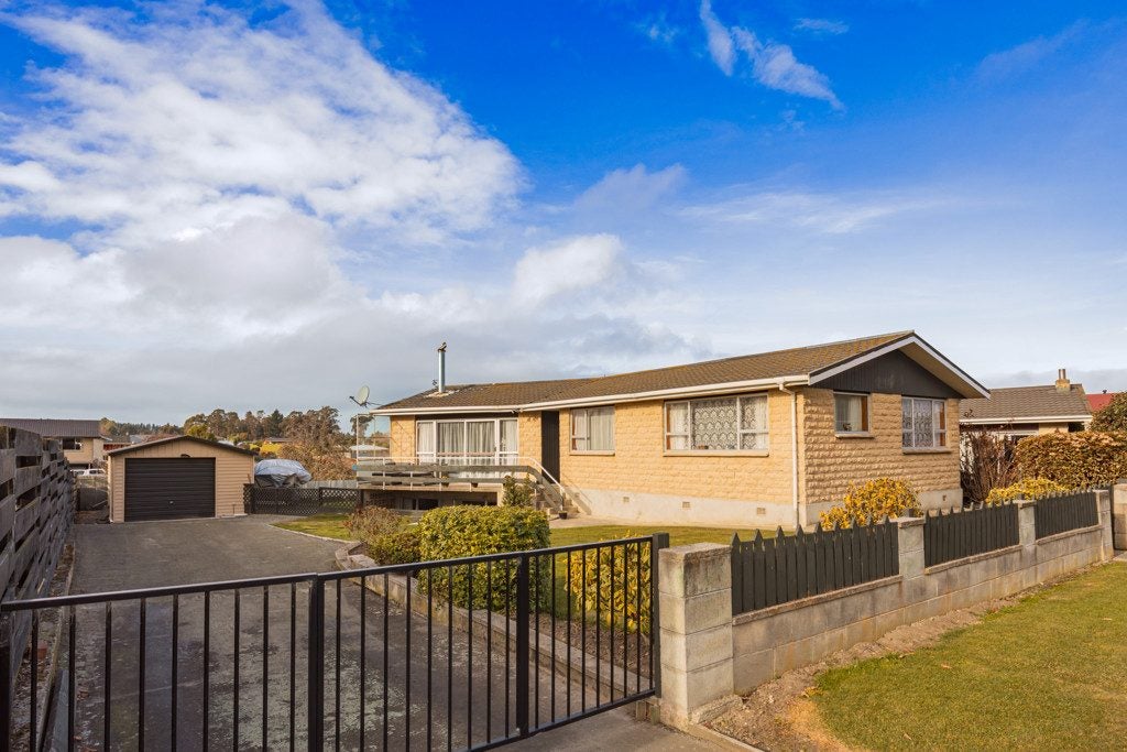 46 Grove Avenue, Weston, Oamaru - Carousel 1
