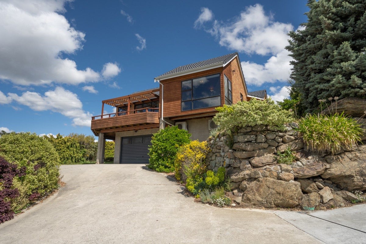 18 Earnscleugh Road, Bridge Hill, Alexandra - Carousel 1