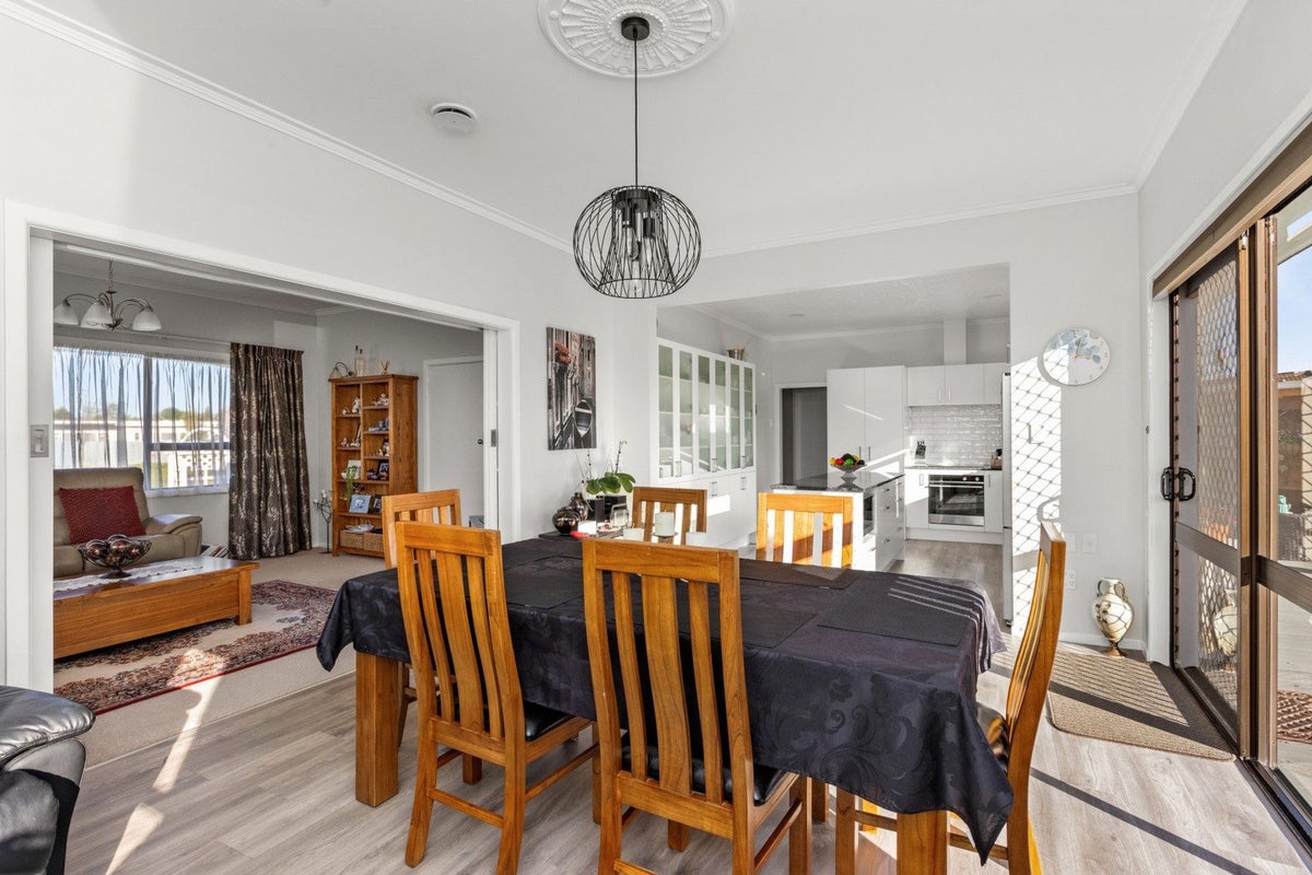 233 Kennedy Road, Onekawa, Napier - Carousel 1