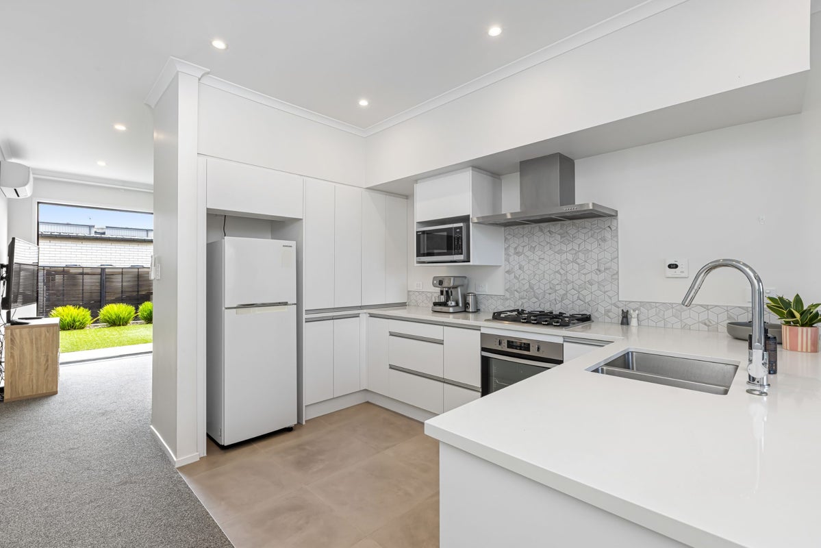 40 Pennant Street, Long Bay, Auckland - Carousel 1