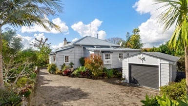 59 Sale Street, Cockle Bay, Auckland - Carousel 1