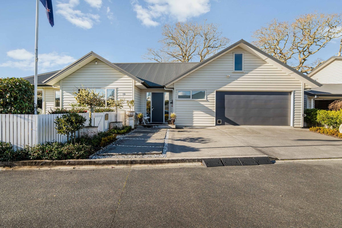 10 Lancewood Lane, Helensville - Carousel 1