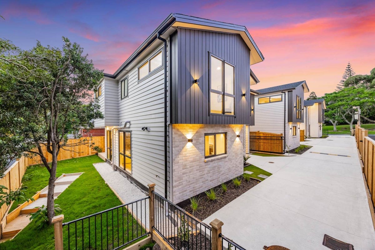 72 Woolfield Road, Papatoetoe, Auckland - Carousel 2
