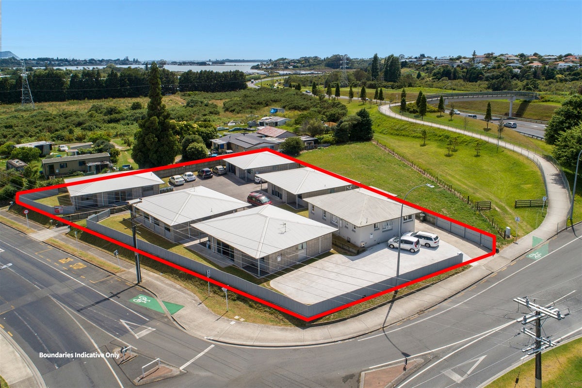 3A Windermere Drive, Poike, Tauranga - Carousel 1