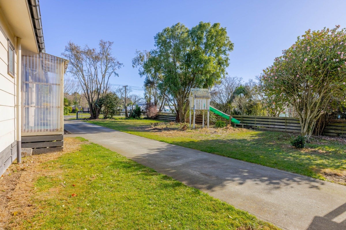 12 Lake Street, Takapau, Takapau - Carousel 14