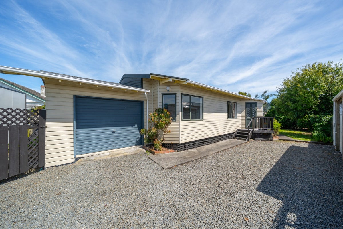 4B Glasgow Street, Trentham, Upper Hutt - Carousel 1