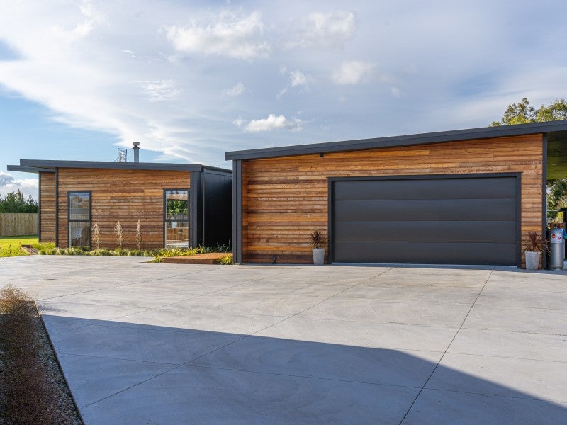 25 Mill Grove, Clareville, Carterton - Carousel 2