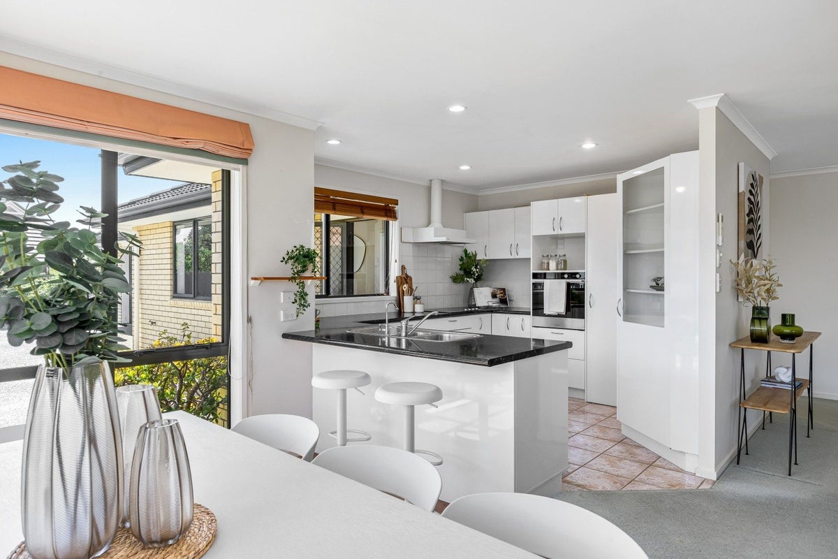 37 Rivervale Grove, Stanmore Bay, Whangaparaoa - Carousel 2