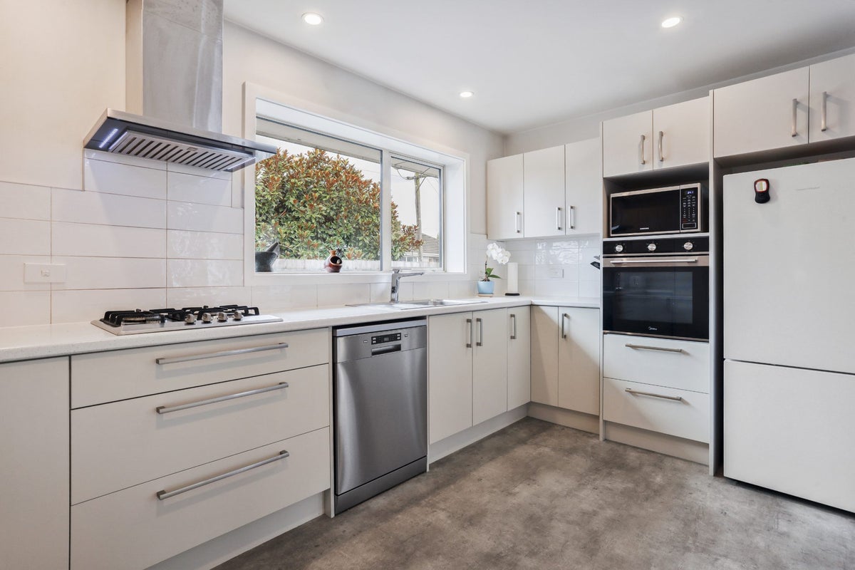 21 Jocelyn Street, Casebrook, Christchurch - Carousel 2