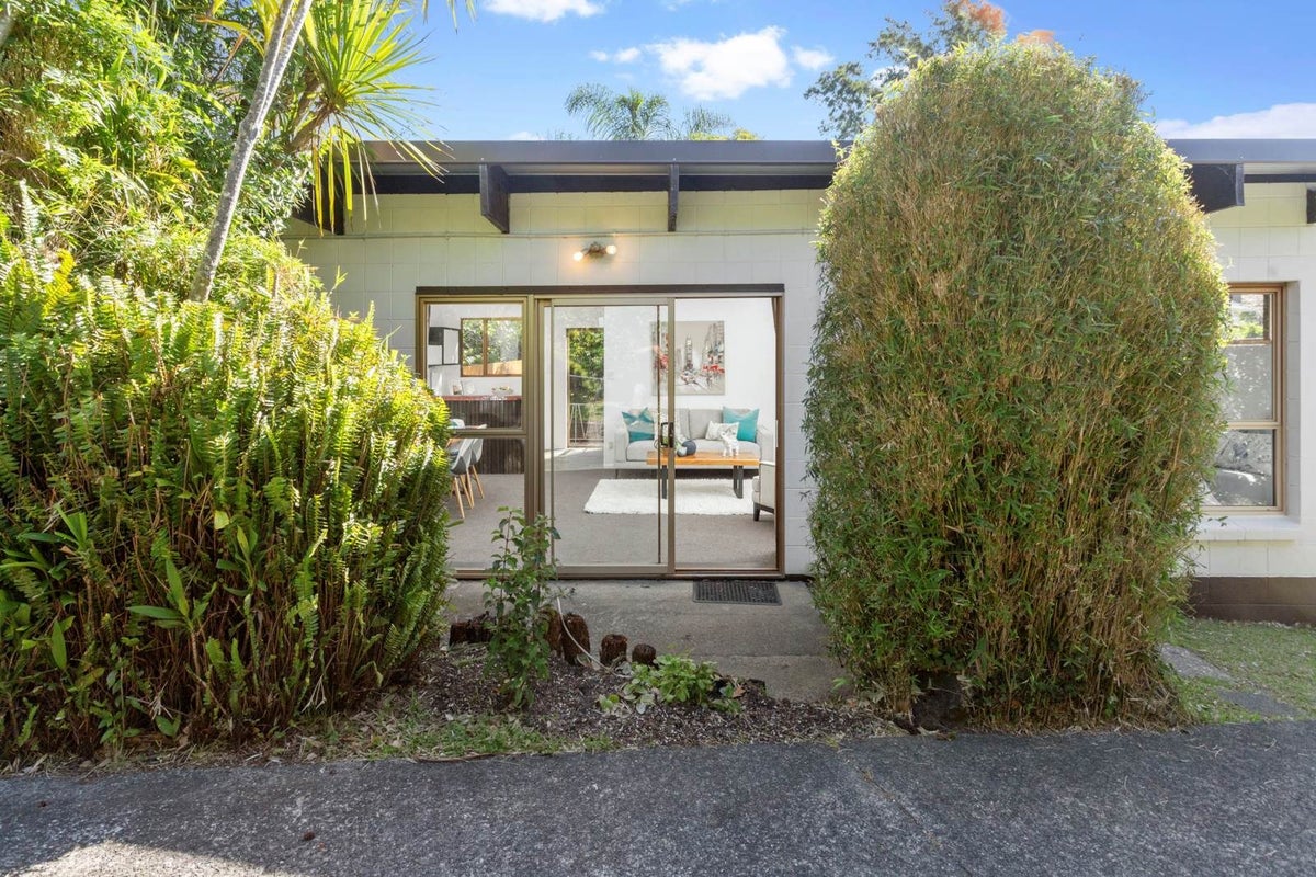 1/4 Noall Street, Te Atatu Peninsula, Auckland - Carousel 1