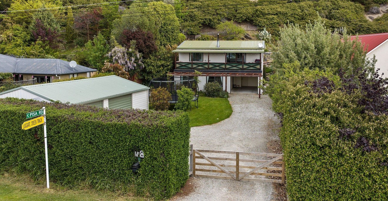 8 Main Road, Cromwell - Carousel 20