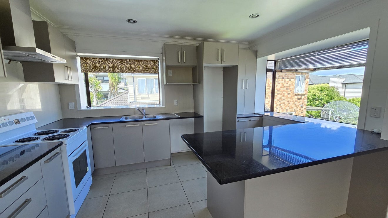 3/31 Watea Road, Sandringham, Auckland - Carousel 2