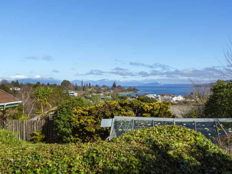 2/10 Te Hepera Street, Waipahihi, Taupo - Carousel 1