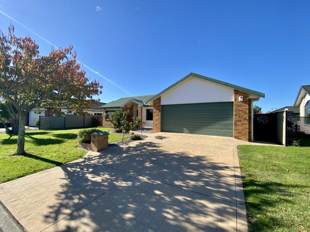 9 Flemington Place, Taradale, Napier - Carousel 1