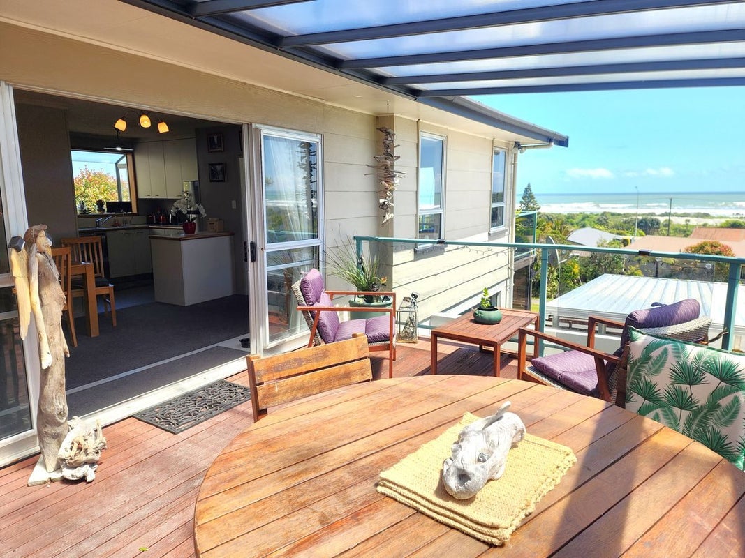 15 Nolan Crescent, Karoro, Greymouth - Carousel 1