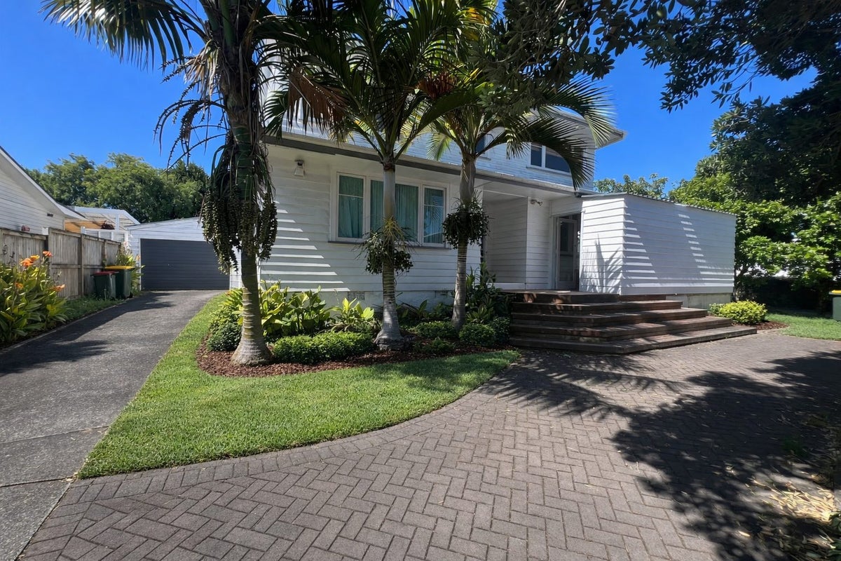 59 Gibraltar Street, Howick, Auckland - Carousel 1