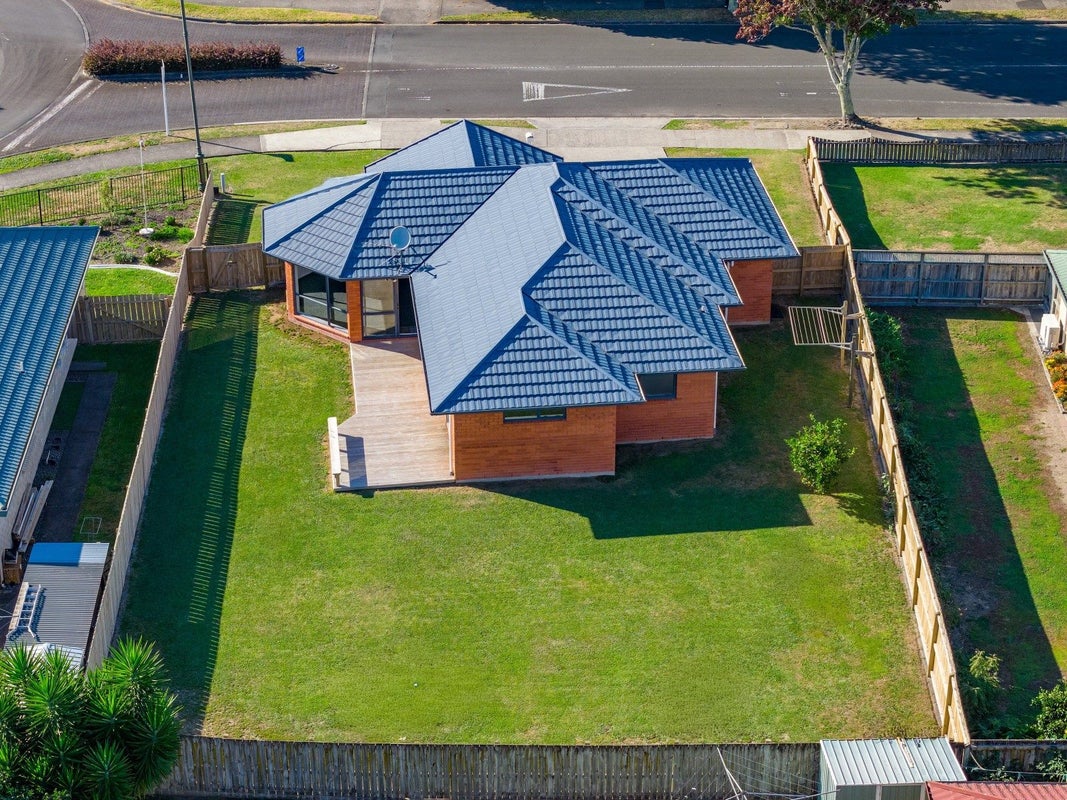 34 Farnborough Drive, Nawton, Hamilton - Carousel 2