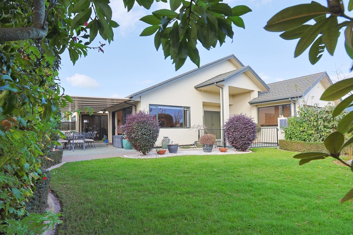 10 Park Lane, Greenmeadows, Napier - Carousel 1