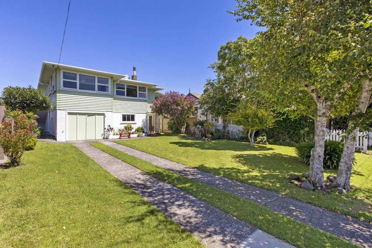9 Massey Street, Westown, New Plymouth - Carousel 1