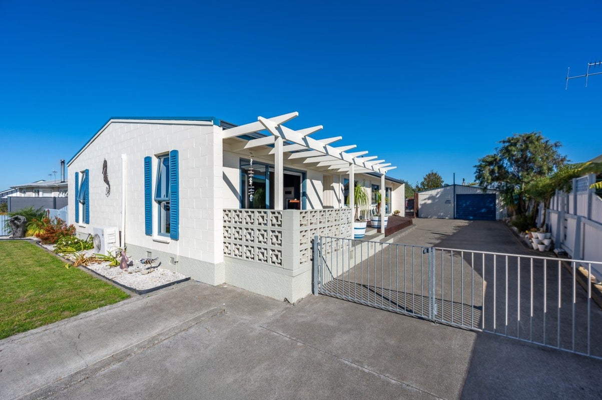 27 Holyrood Street, Taradale, Napier - Carousel 1