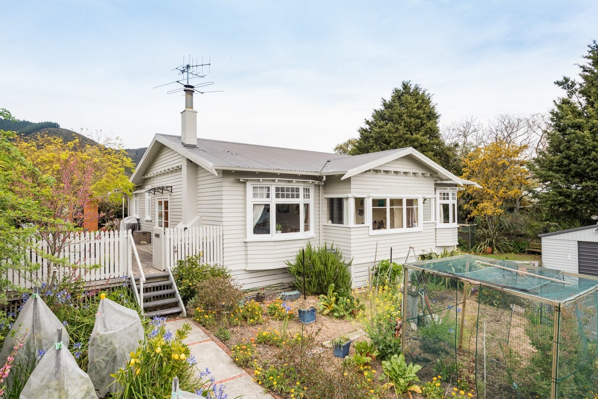 38 Rainbow Drive, Atawhai, Nelson - Carousel 1