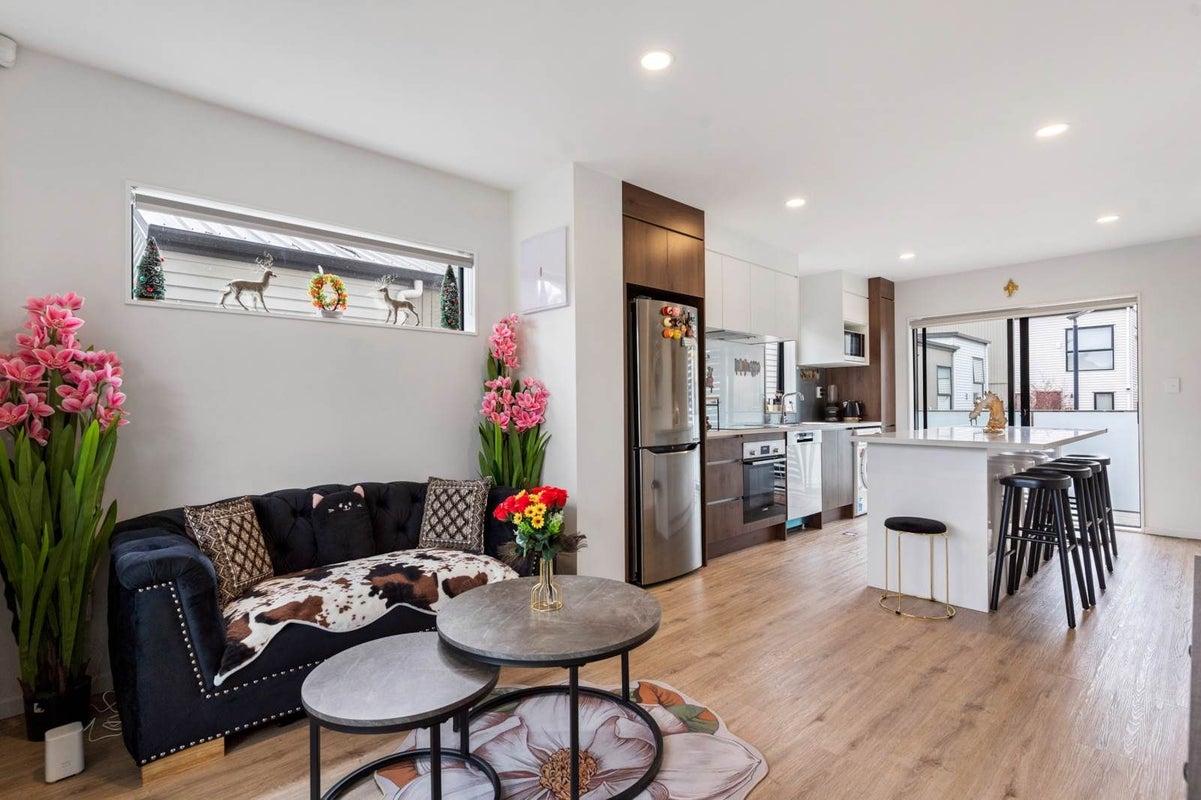 3/237 Swanson Road, Henderson, Auckland - Carousel 1