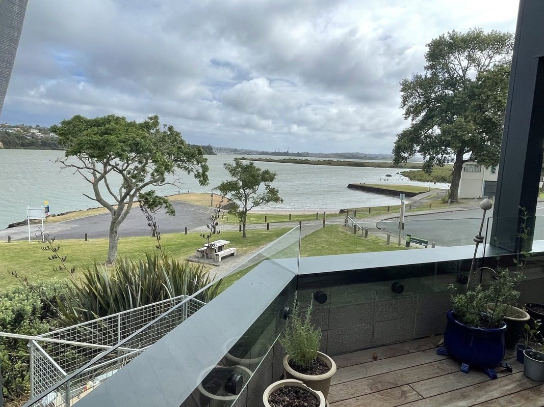 18 Chapman Road, Te Atatu Peninsula, Auckland - Carousel 2