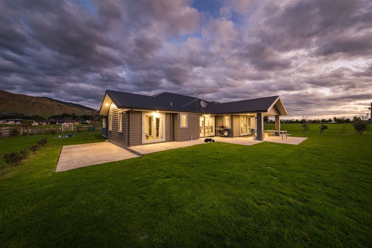 81 Williams Road, Tokomaru, Palmerston North - Carousel 1