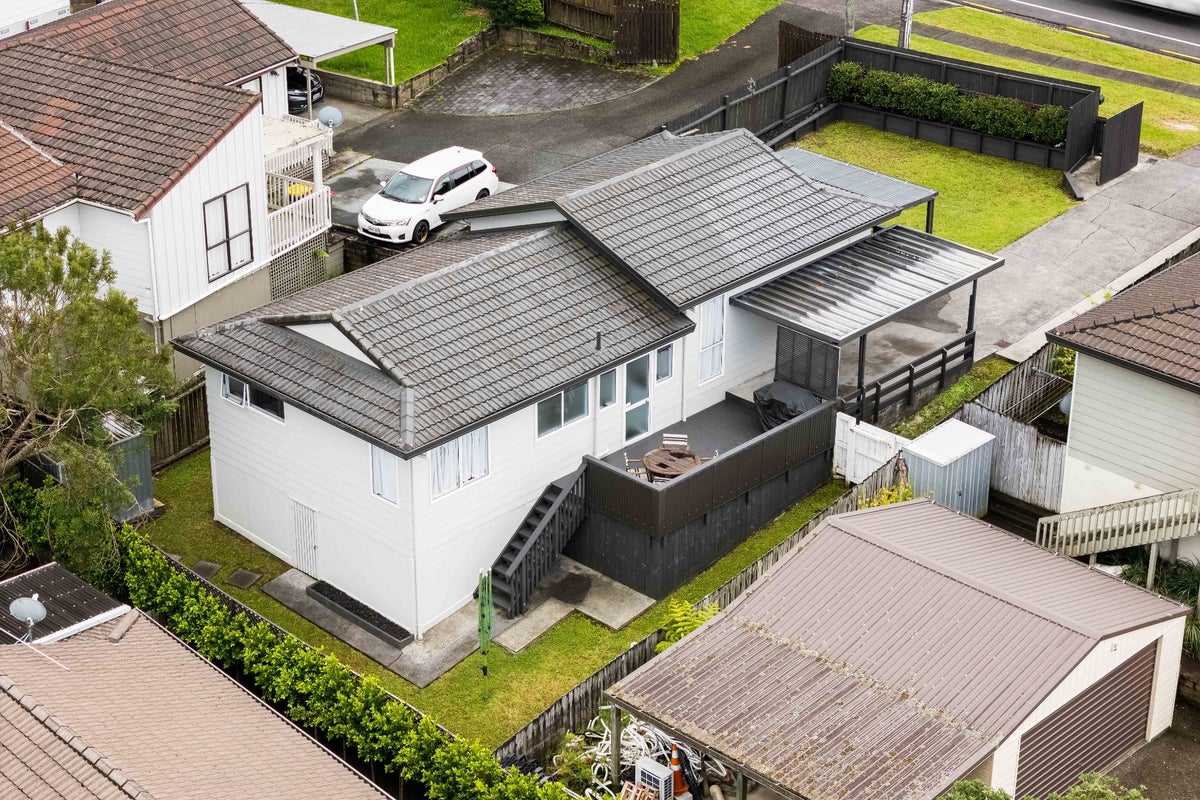 55 Triangle Road, Massey, Auckland - Carousel 31