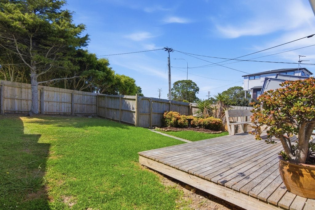 1/862 East Coast Road, Northcross, Auckland - Carousel 22