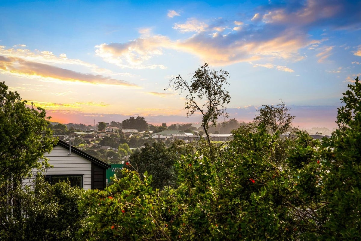 18 Peterhouse Place, West Harbour, Auckland - Carousel 14