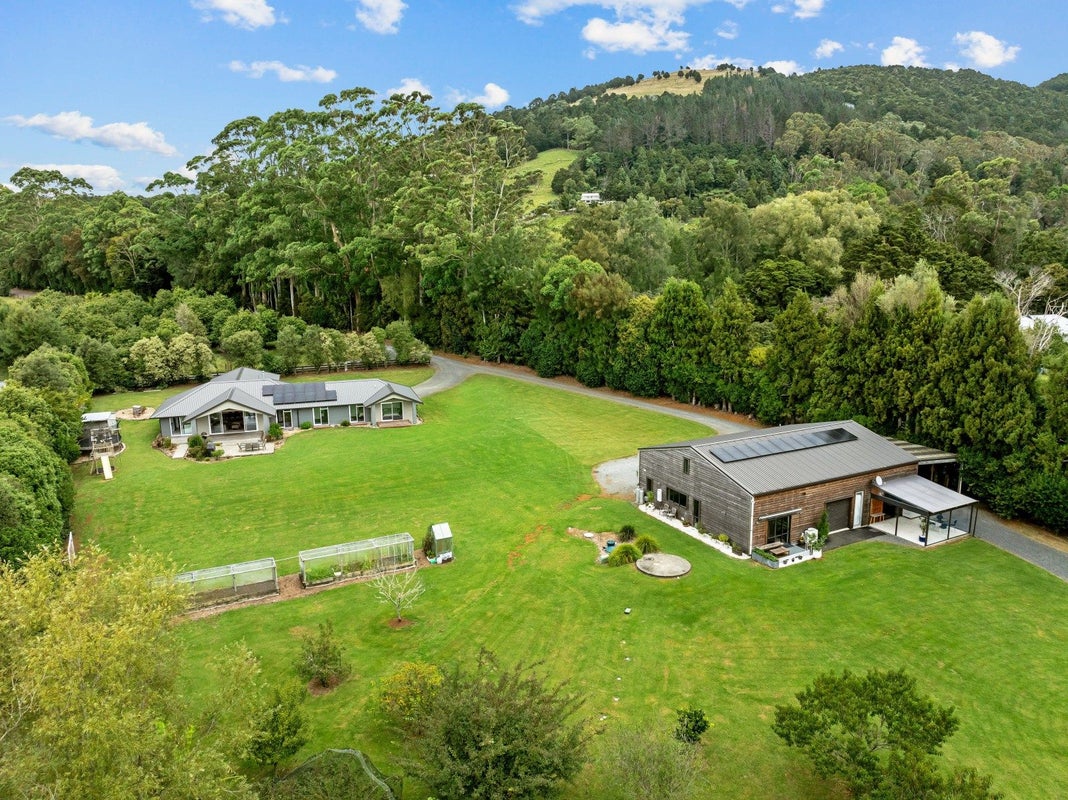 587D Crane Road, Kamo - Carousel 1