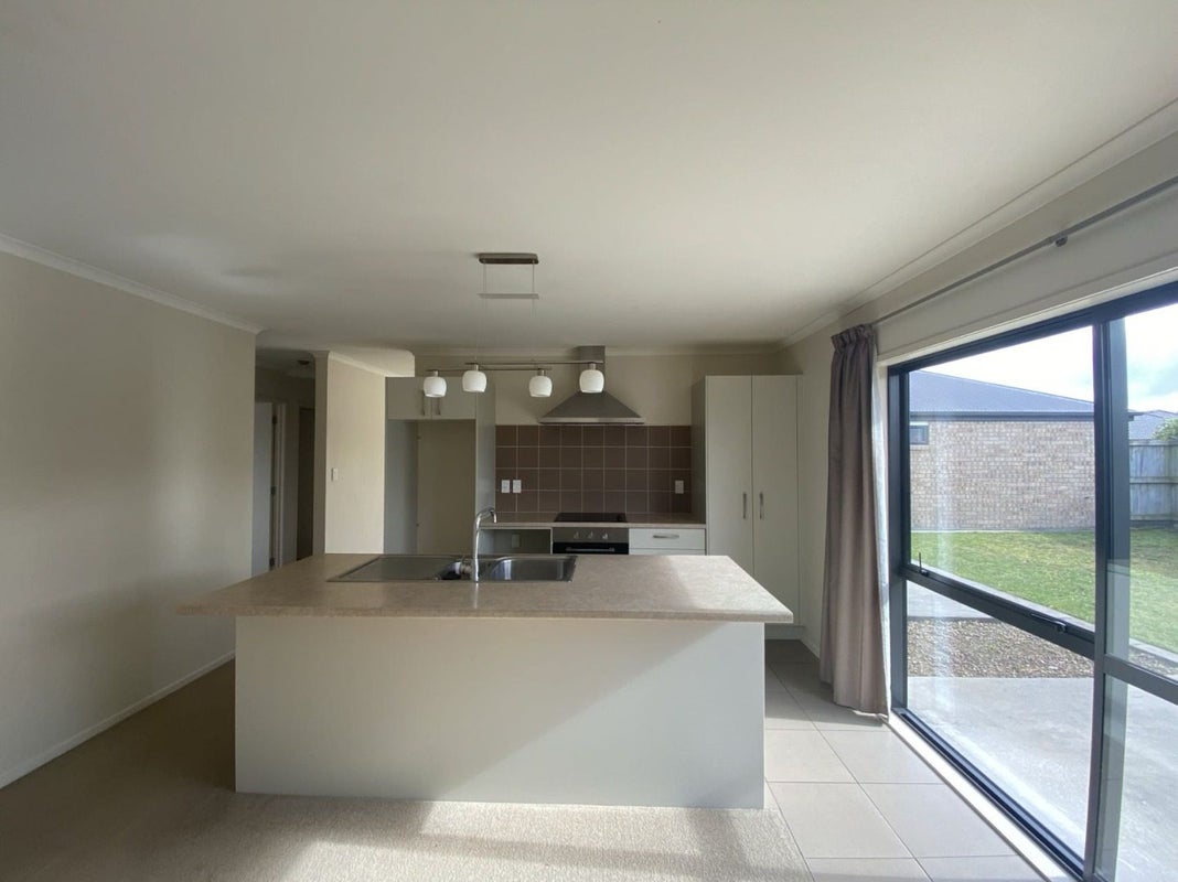 62 Aquila Crescent, Rototuna North, Hamilton - Carousel 2
