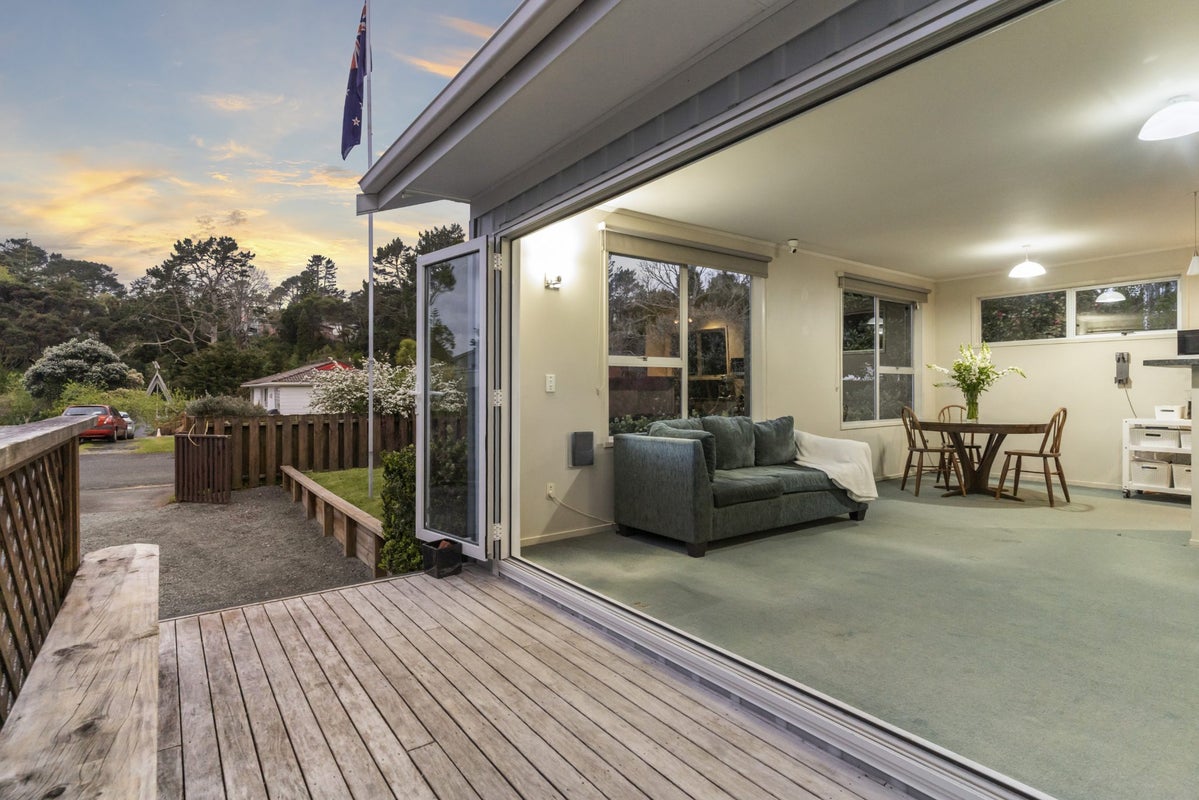47 Castleton Street, Birkdale, Auckland - Carousel 2