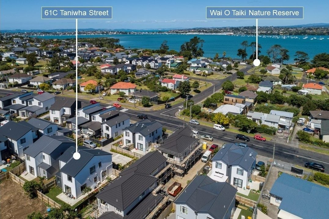 61C Taniwha Street, Wai o Taiki Bay, Auckland - Carousel 2