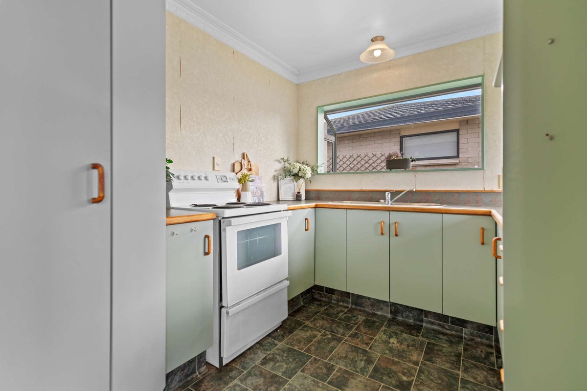 28 Sunvale Place, Gate Pa, Tauranga - Carousel 2