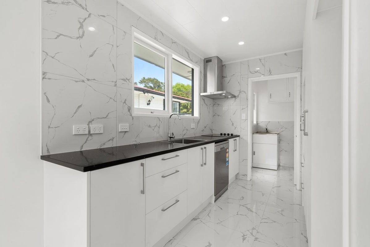 34B Landon Avenue, Mangere East, Auckland - Carousel 2