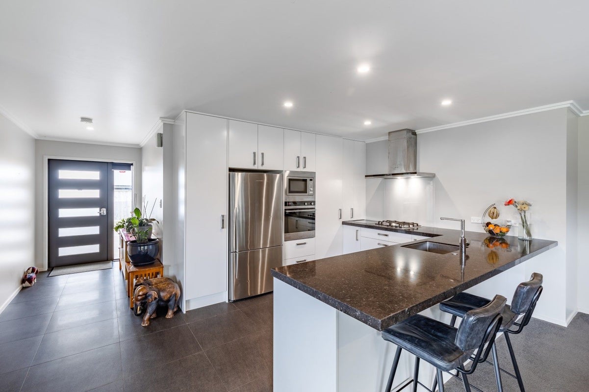 3 Cessna Lane, Glen Avon, New Plymouth - Carousel 2