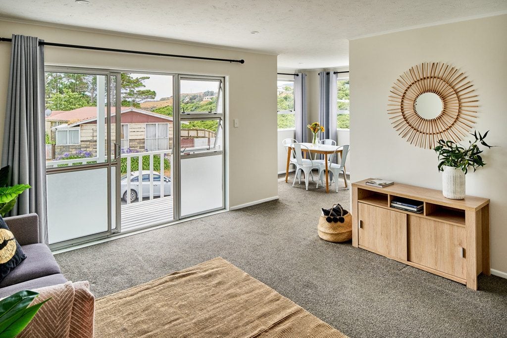 30 Colchester Crescent, Newlands, Wellington - Carousel 2