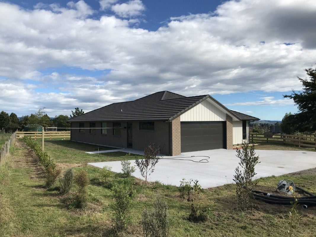 23 Williams Road North, Pyes Pa, Tauranga - Carousel 2