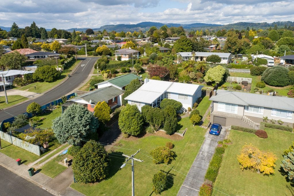 4 Norrie Place, Hillcrest, Rotorua - Carousel 21